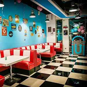 Australia Red American Diner-Classic red and white corner 1950s diner booth and table set, red stripe back retro diner booth and table set gallery