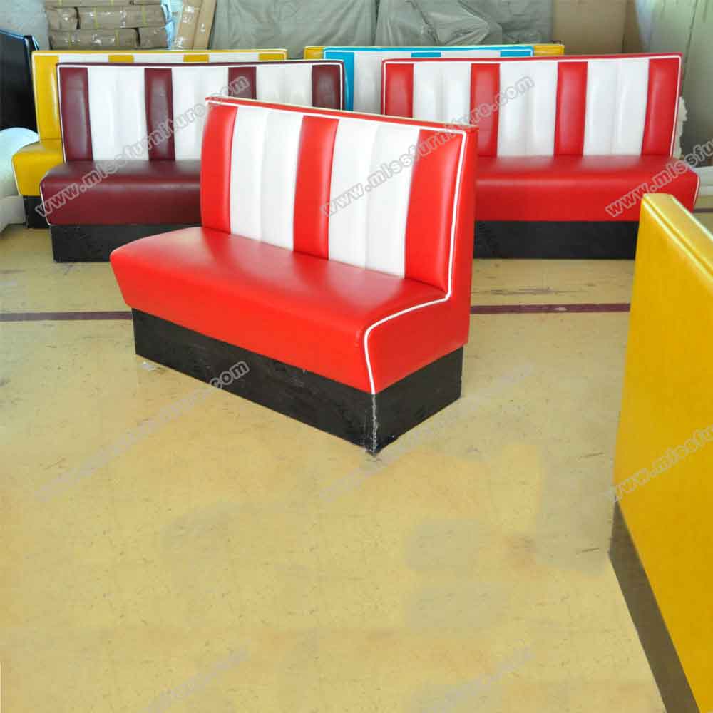 Red and white gloss leather 6 seat doubleside classic retro dinette booth sofas, 59in length doubleside red retro 50s dinette booth sofas, American 1950s style retro diner booth seating furniture M-8538